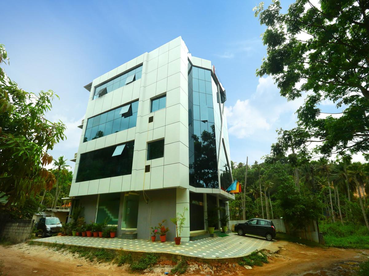 Hotel Oyo 9557 Near Kims Hospital Thiruvananthapuram Zewnętrze zdjęcie